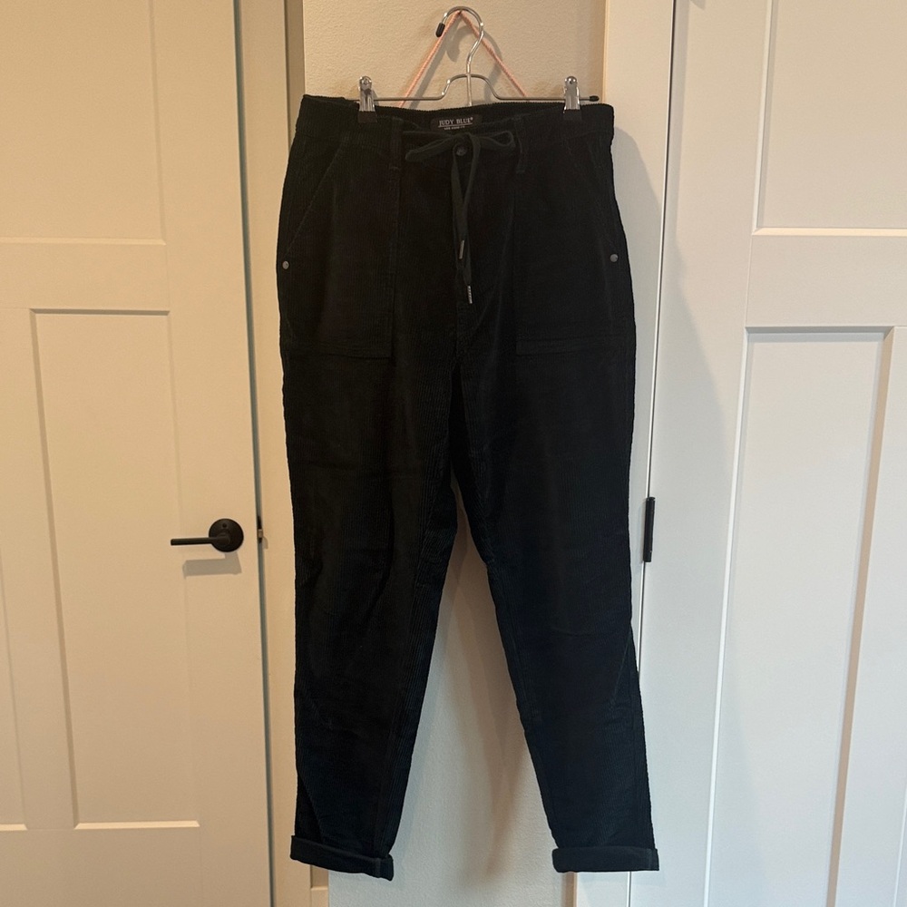 Judy Blue Women’s Corduroy Pants in hunter green